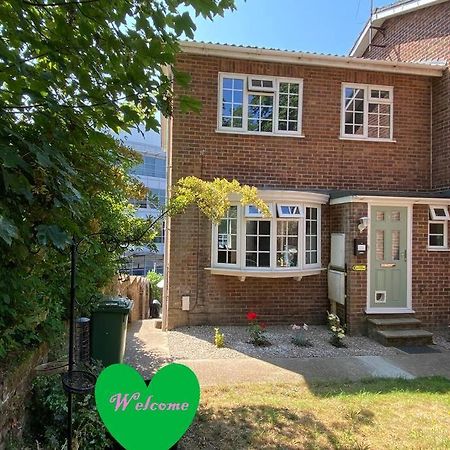 Redhill Town Centre 3 Bed House Near Gatwick Airport, Easy Commute To London Apartment Exterior photo