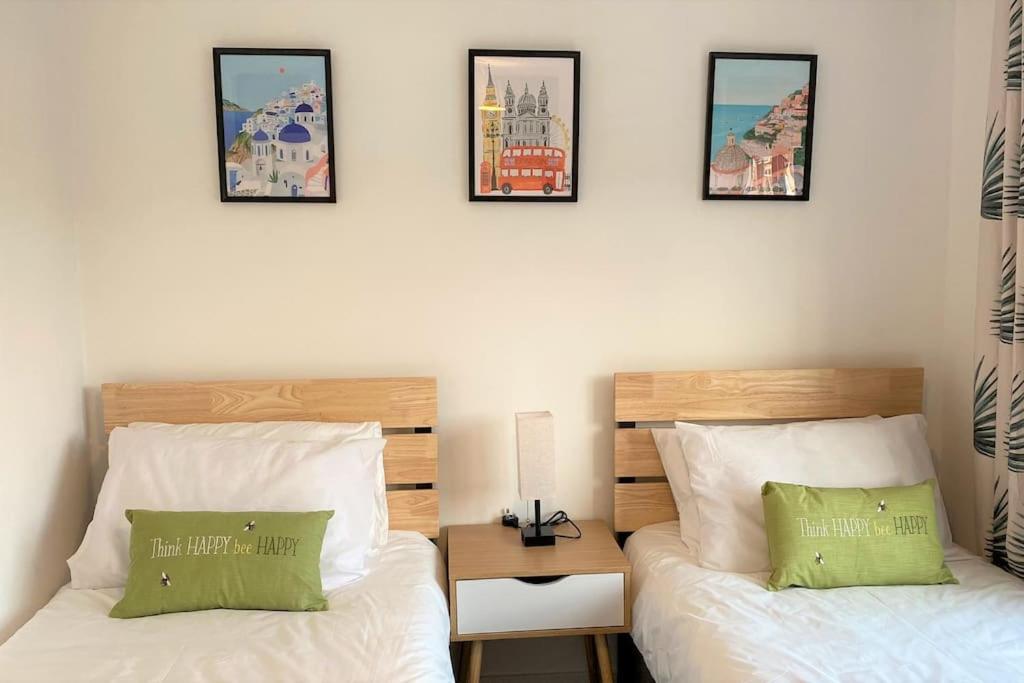 Redhill Town Centre 3 Bed House Near Gatwick Airport, Easy Commute To London Apartment Exterior photo
