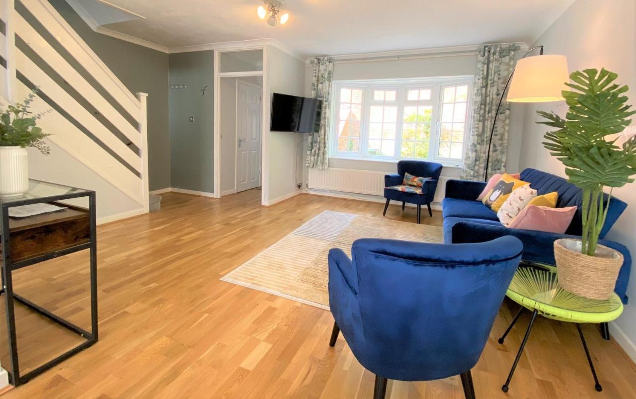 Redhill Town Centre 3 Bed House Near Gatwick Airport, Easy Commute To London Apartment Exterior photo