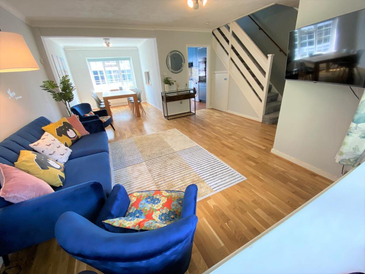 Redhill Town Centre 3 Bed House Near Gatwick Airport, Easy Commute To London Apartment Exterior photo